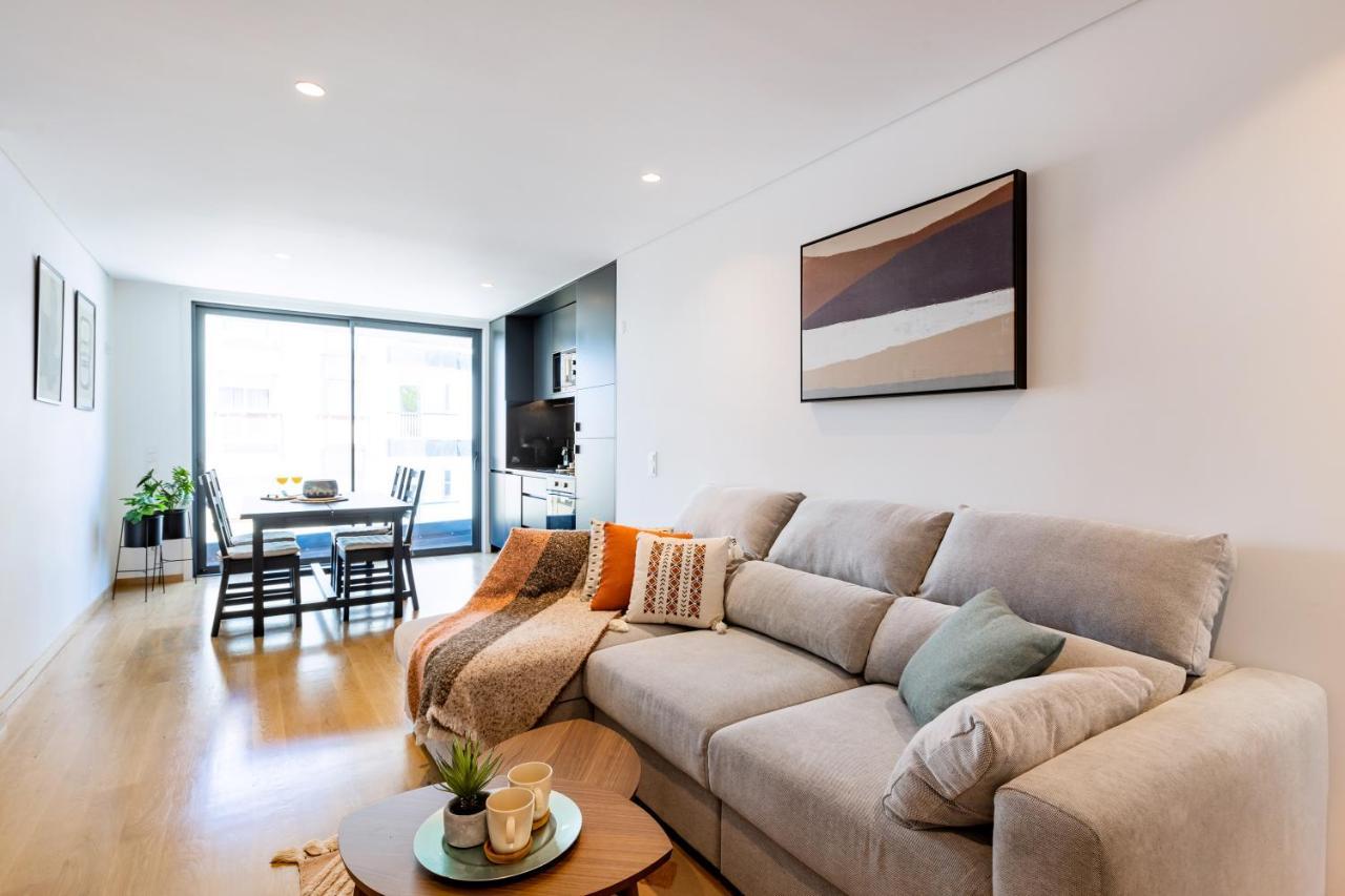 Camoes Downtown With Parking Apartment Porto Luaran gambar