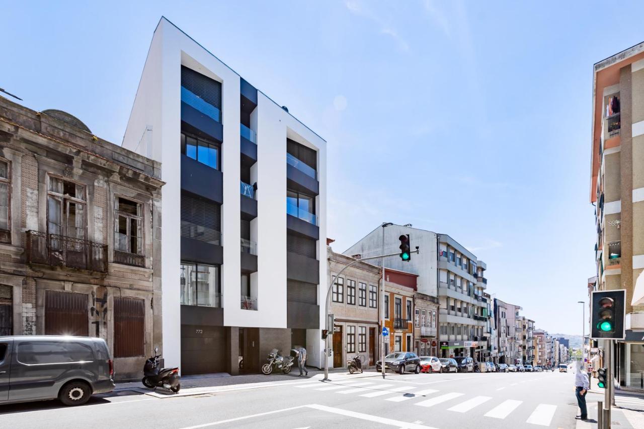 Camoes Downtown With Parking Apartment Porto Luaran gambar