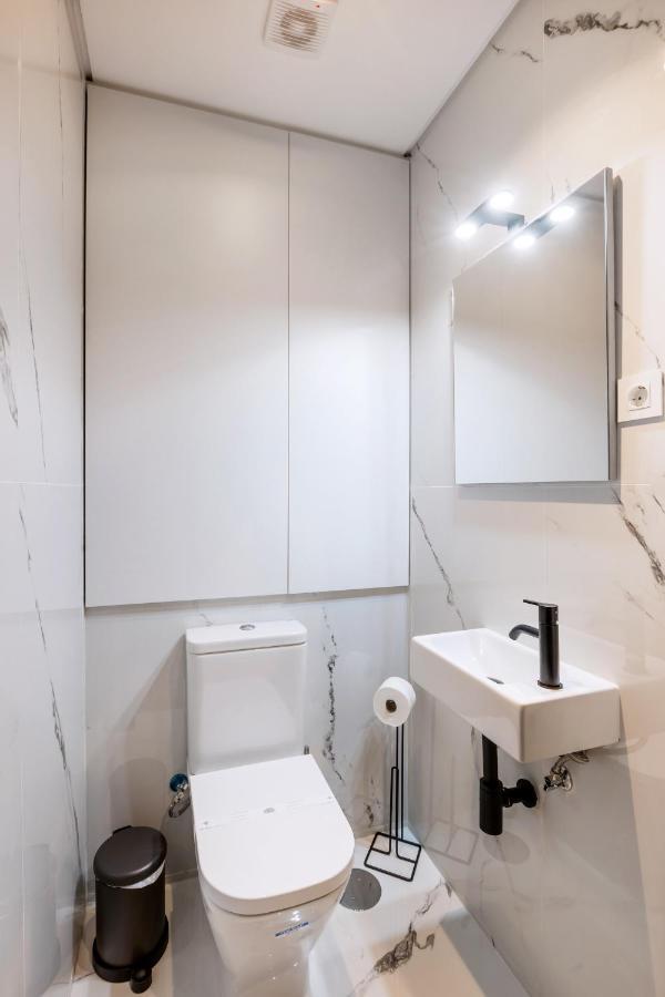 Camoes Downtown With Parking Apartment Porto Luaran gambar