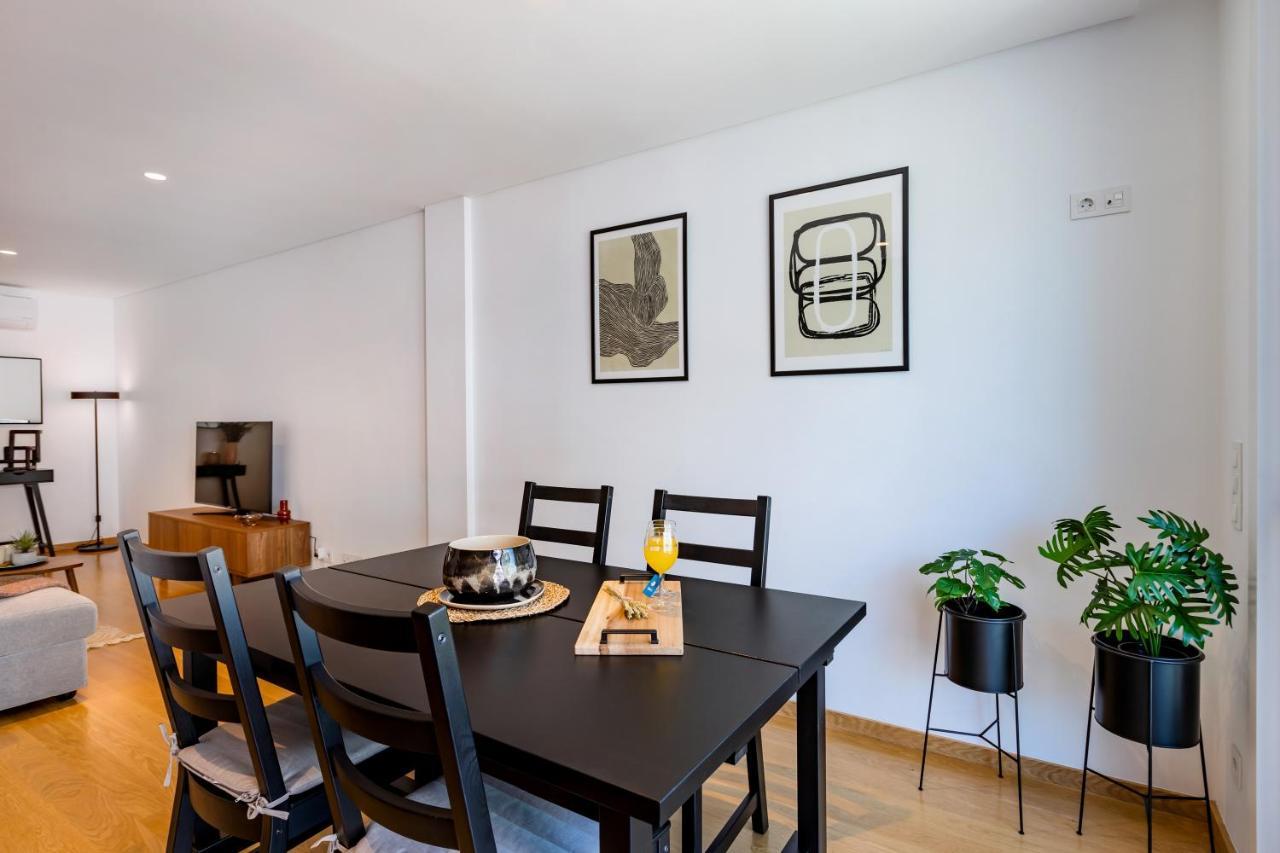 Camoes Downtown With Parking Apartment Porto Luaran gambar